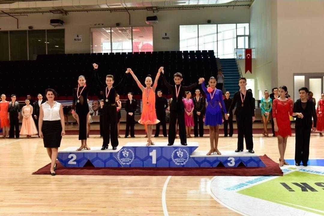 Dansın Ustaları Adana&rsquo;da Buluştu