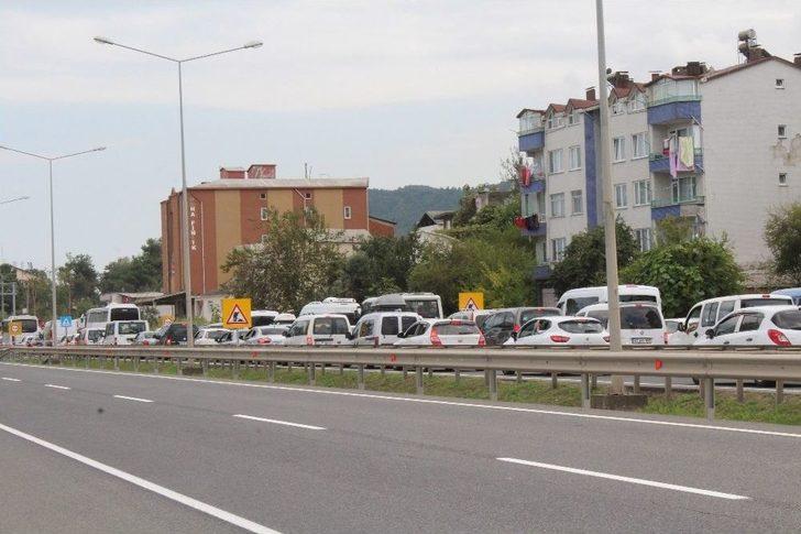 Karadeniz’de İstanbul’u Aratmayan Trafik G4