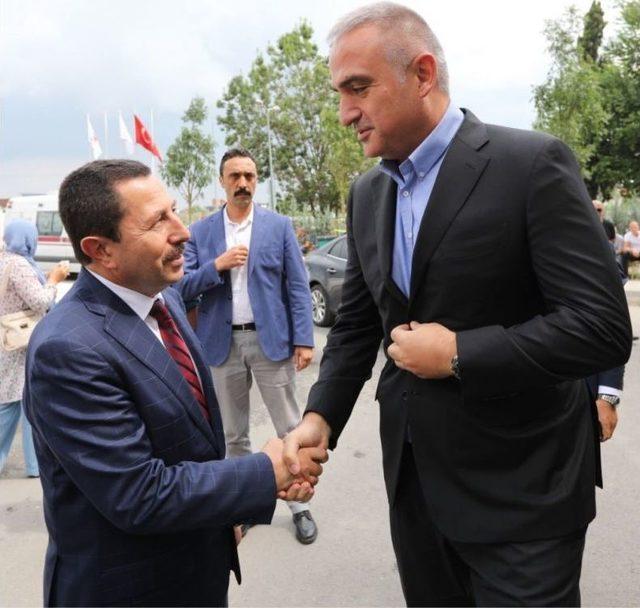 Bakan Ersoy &Uuml;nl&uuml; Sanat&ccedil;ı Can G&uuml;rzap&rsquo;ı Ziyaret Etti 2