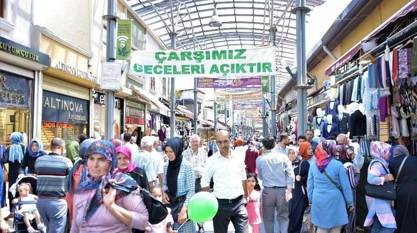 &Ccedil;arşı Pazarda Bayram Hareketliliği