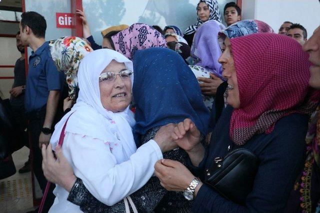 Adana’da İlk Hacı Kafilesi Coşkuyla Karşılandı