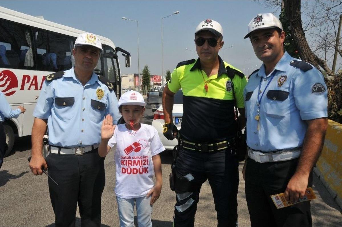 Hatalı S&uuml;r&uuml;c&uuml;leri Kırmızı D&uuml;d&uuml;kle Uyaracaklar