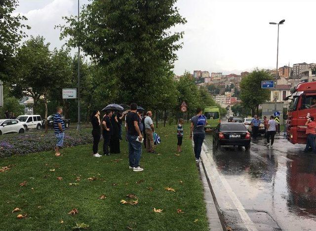 Evleri Mühürlenen Vatandaşların Yağış Altında Bekleyişi Sürüyor