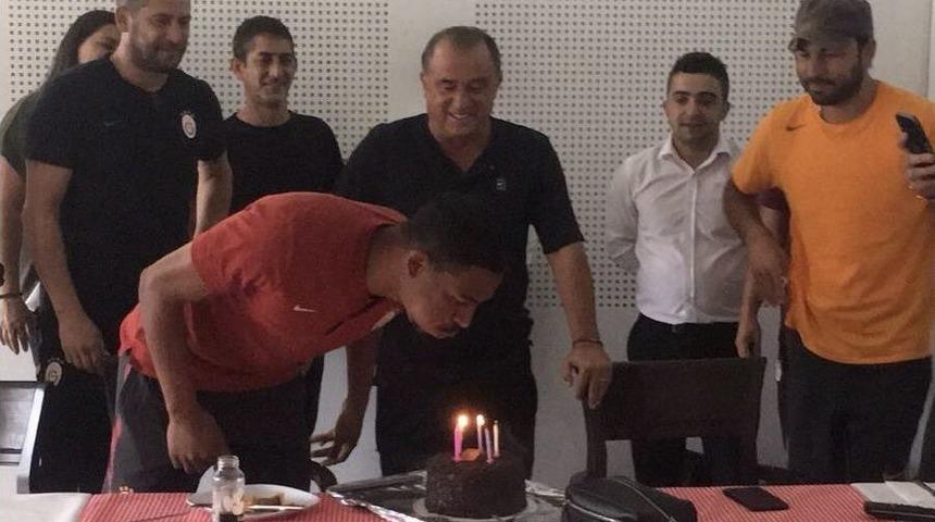 Galatasaray&rsquo;da Fernando&rsquo;nun Doğum G&uuml;n&uuml;n&uuml; Kutladı