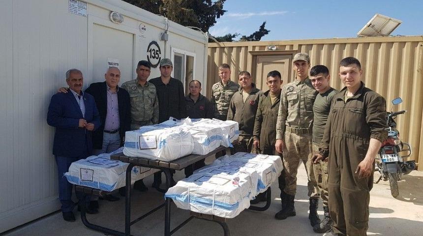 Medineli &Ouml;ğrencilerden Mehmet&ccedil;iğe Peygamber Hurması