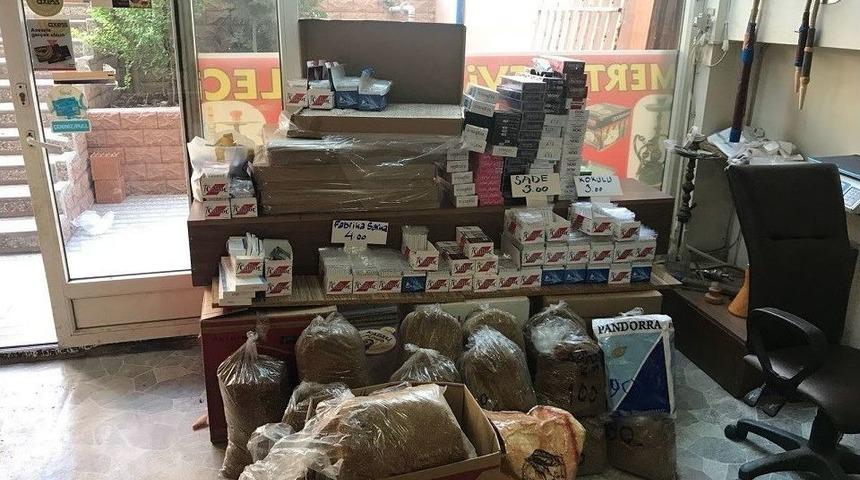 İzmir’de 34 İş Yerine Kaçak Tütün Baskını: 22 Kişi Yakalandı