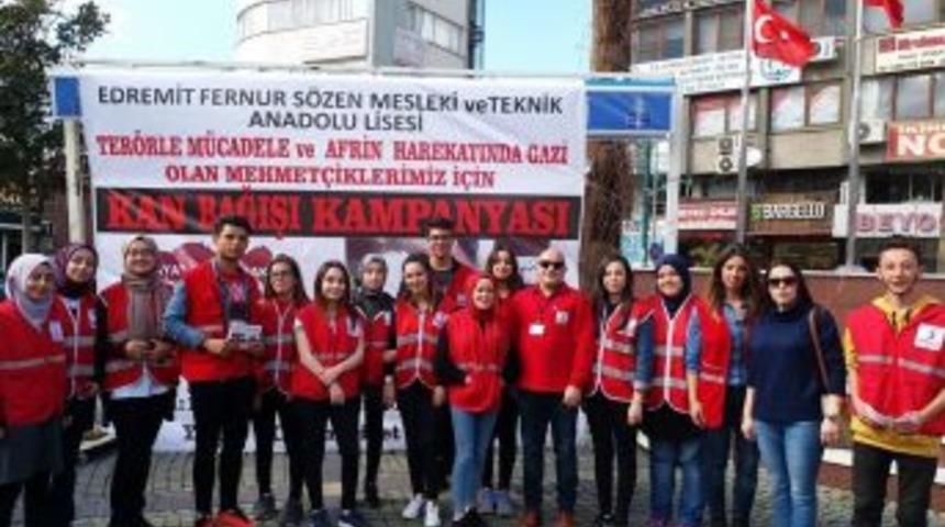 Mehmet&ccedil;ik İ&ccedil;in Kan Bağışında Bulundular