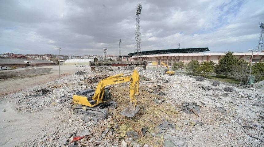 Konya Eski Stadyumda Yıkım Başladı