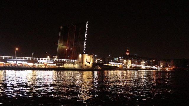 Galata Köprüsü Trafiğe Kapatıldı