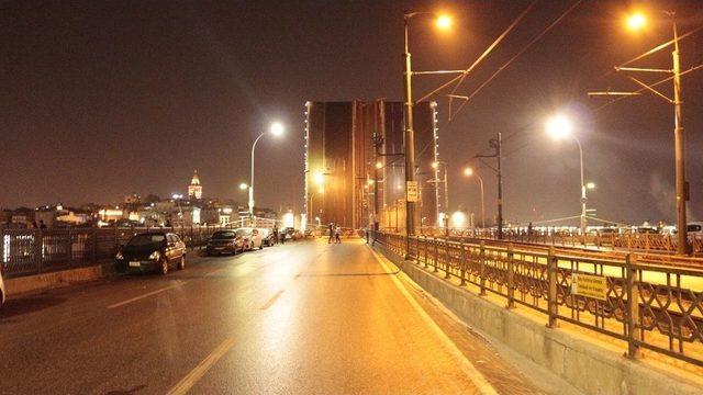 Galata Köprüsü Trafiğe Kapatıldı