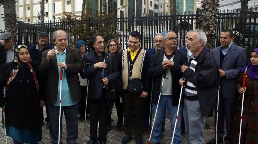 G&ouml;rme Engellilerden &rsquo;beyaz Baston&rsquo; Raporuna Tepki