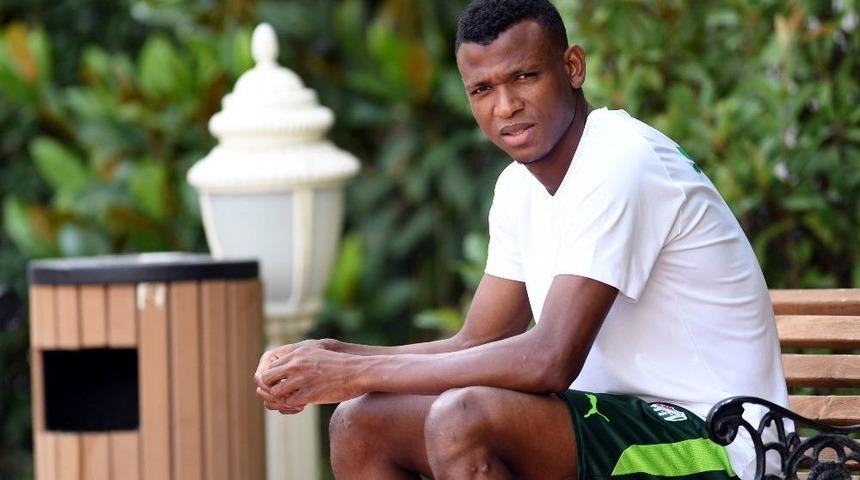 Shehu: "şu An Bursaspor&rsquo;un Oyuncusuyum Ama..."