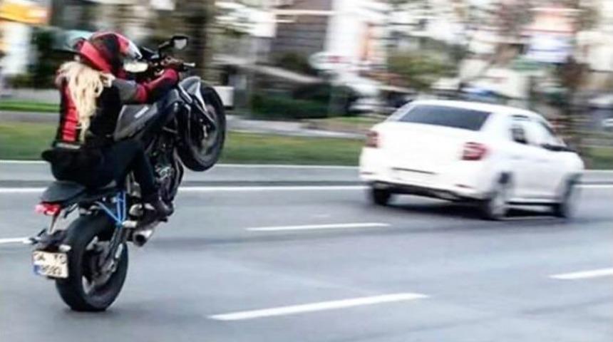 (&ouml;zel) İstanbul&rsquo;da Kadın Magandanın Tek Teker Ter&ouml;r&uuml; Kamerada