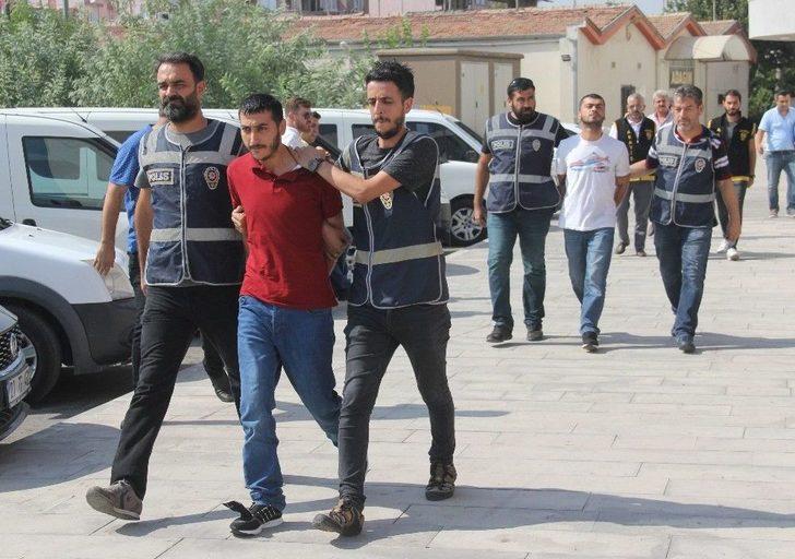 Polis "avcı" Kılığında Katil Zanlılarını Yakaladı G1