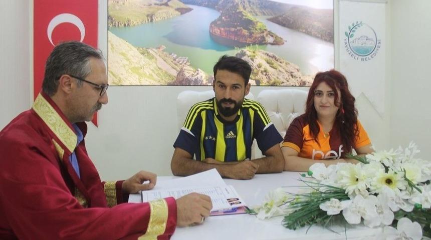 Ezeli Rakipler Nikahta Buluştu