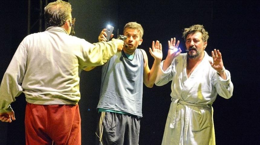 Erkekler, Futbol Ve Dahası Aliağa’da Sahnelendi