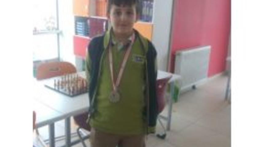 &Ccedil;amlıca İlkokulu &Ouml;ğrenci Satran&ccedil; Turnuvasında 2. Oldu