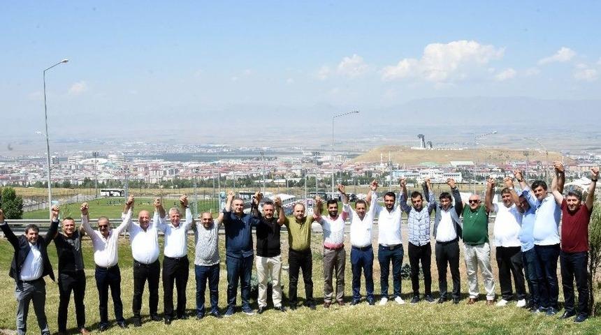 B.b. Erzurumspor Y&ouml;netimi, Beşiktaş Ma&ccedil;ı &Ouml;ncesi Kenetlendi