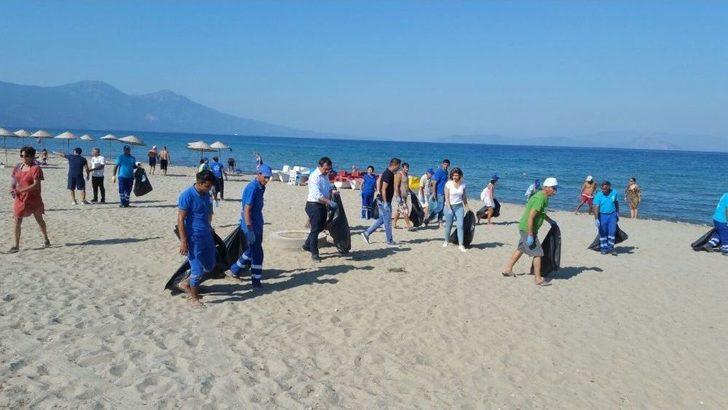 Vatandaşlar Büyükşehir Ekipleriyle Sahilde Temizlik Yaptı G4