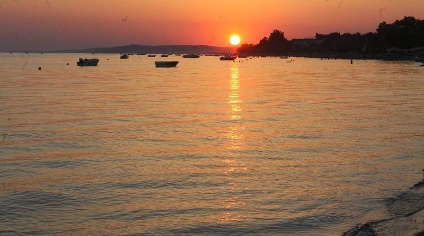 Erdek&rsquo;te G&uuml;n Batımı Dinlendiriyor