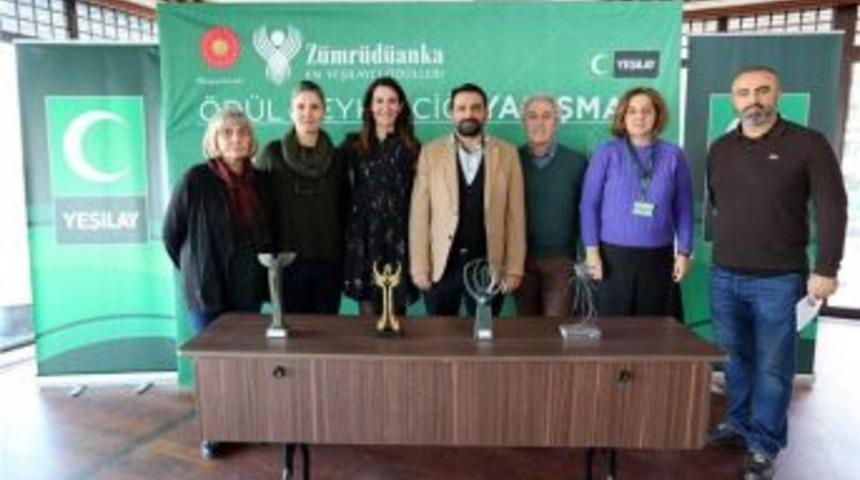 Ak&uuml; G&uuml;zel Sanatlar Fak&uuml;ltesi &Ouml;ğrencileri &Ouml;d&uuml;llendirildi