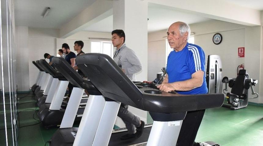 75 Yaşında Spor Yaparak Diyabet Hastalığını Yendi