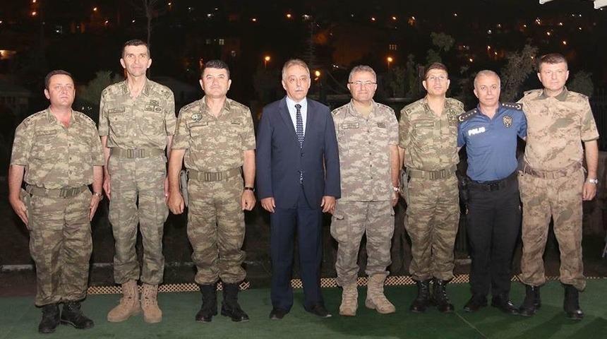 Tayinleri &Ccedil;ıkan Komutanlar Onuruna Veda Yemeği Verildi