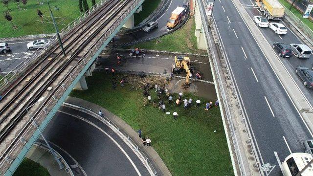 İstanbul’da Sular Altında Kalan Cadde Havadan Görüntülendi