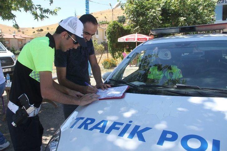 Drone İle Tespit Edilen Hatalı Sürücüler, Kırmızı Düdükle Uyarıldı G1