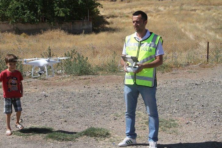 Drone İle Tespit Edilen Hatalı Sürücüler, Kırmızı Düdükle Uyarıldı G4