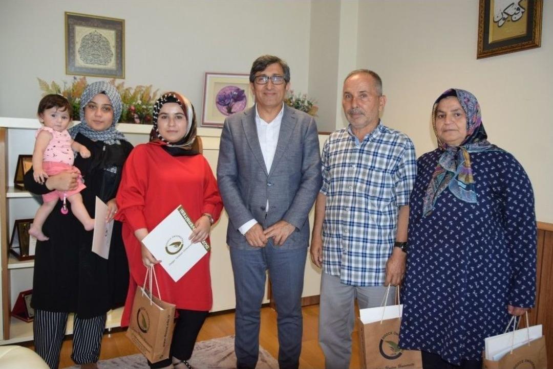 D&uuml;zce &Uuml;niversitesi Şehirle B&uuml;t&uuml;nleşiyor