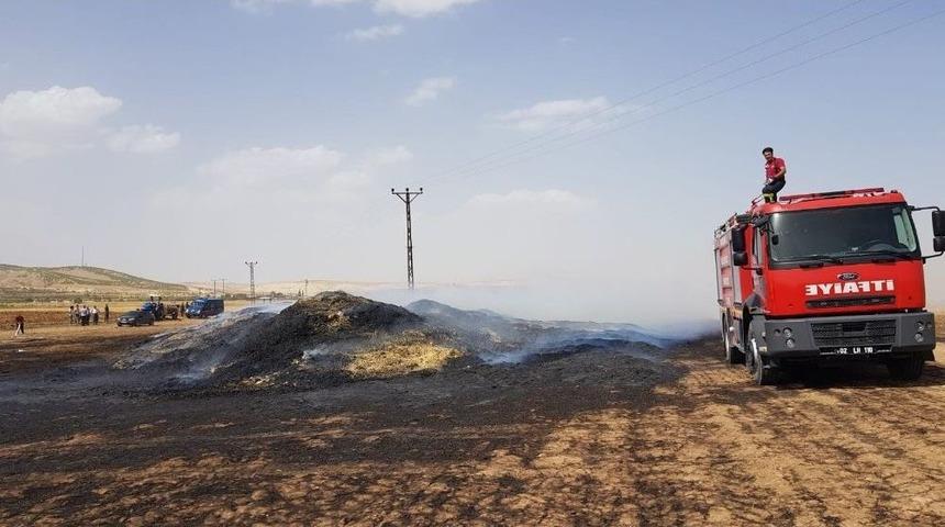 Adıyaman&rsquo;da 160 Ton Saman Yandı