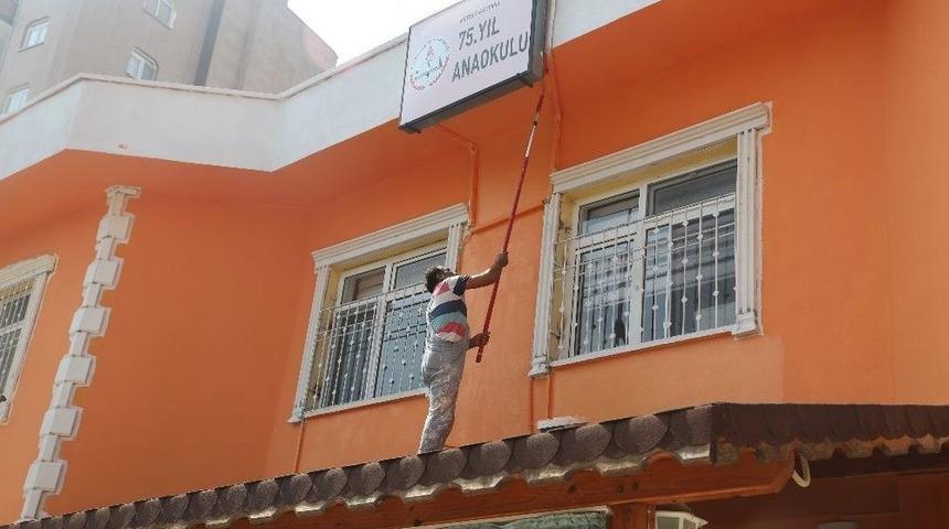 Erdemli Belediyesi&rsquo;nin Okulları Desteği S&uuml;r&uuml;yor