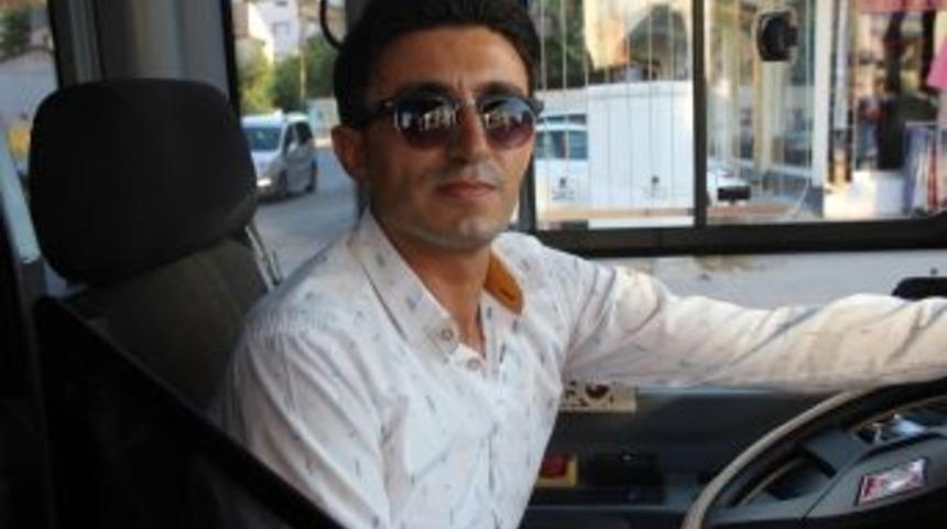 Otob&uuml;ste Kalp Pili Durdu, Şof&ouml;r Hastaneye Yetiştirdi