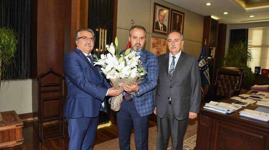 Başkan Aktaş&rsquo;tan Zabıtaya Anonslu Kutlama