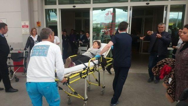 Aydın’da Öğrenciler Gıda Zehirlenmesi Şüphesi İle Hastaneye Kaldırıldı