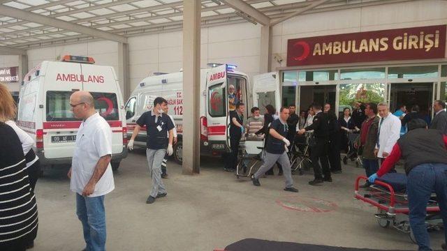 Aydın’da Öğrenciler Gıda Zehirlenmesi Şüphesi İle Hastaneye Kaldırıldı