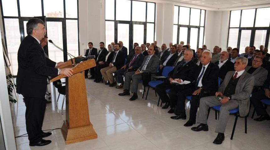 Başkan Aky&uuml;rek Sel&ccedil;uklu Muhtarlar Derneği&rsquo;nin Genel Kuruluna Katıldı