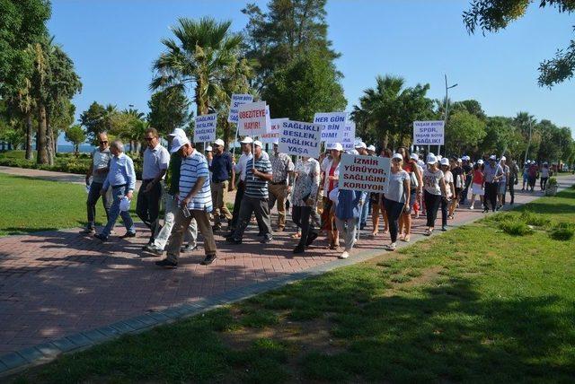 Aliağa’da Kamu Görevlileri Ve Vatandaşlar Sağlık İçin Yürüdü