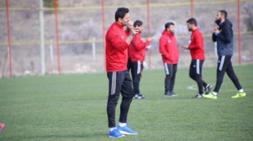 E.yeni Malatyaspor&rsquo;da Erol Bulut Eleştirilere Yanıt Verdi