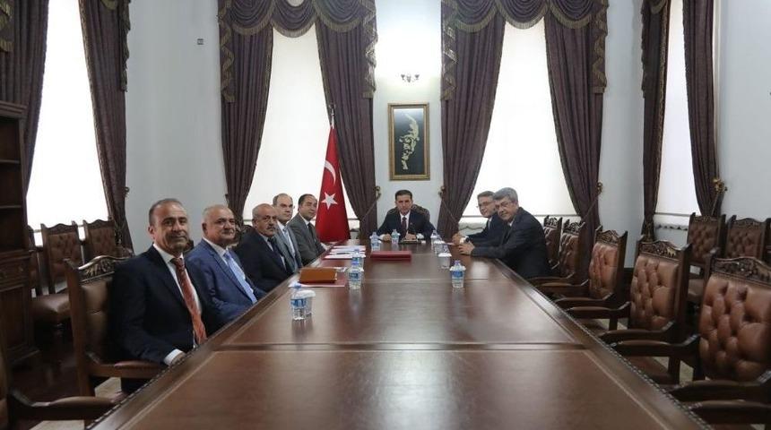 Vali Topaca, Hayırsever Niyazi Ercan İle Okul Pansiyonu Protokolü İmzaladı