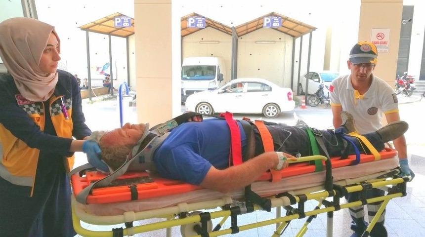 Tıra &Ccedil;arpan Bisiklet S&uuml;r&uuml;c&uuml;s&uuml; Yaralandı