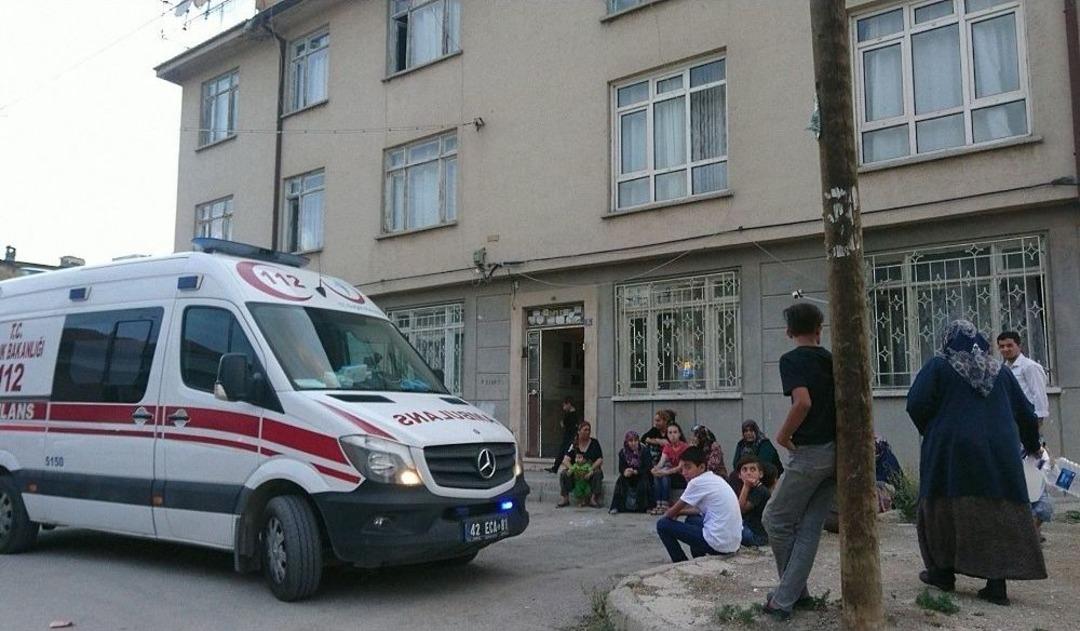 Sekiz Aylık Hamile Kadın Evinde &Ouml;l&uuml; Bulundu