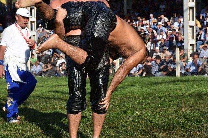 Tosya Güreşleri’nde Başpehlivan Orhan Okulu Oldu G2