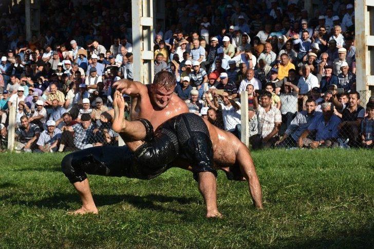 Tosya Güreşleri’nde Başpehlivan Orhan Okulu Oldu G4
