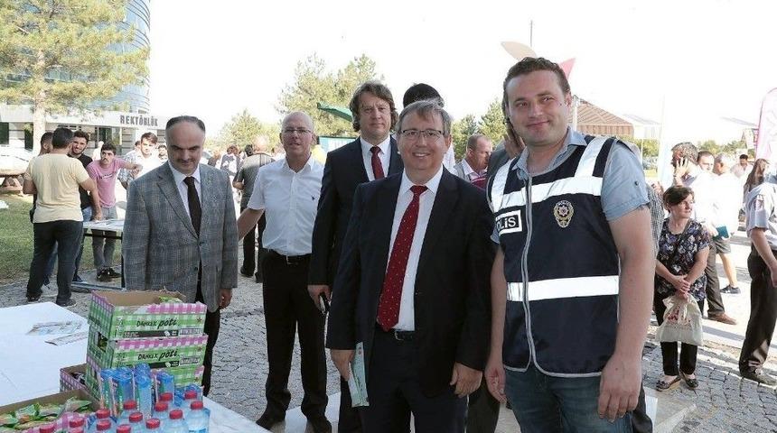 İlk Kayıt Rektör Tabakoğlu’ndan