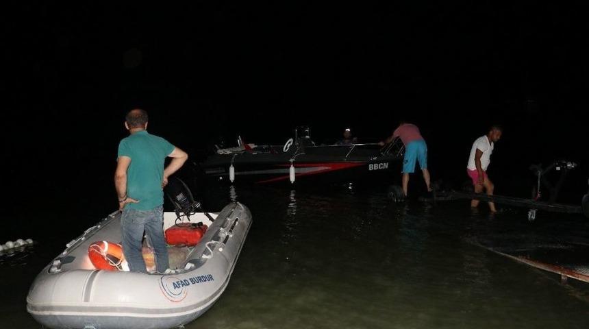 Burdur Gölü’nde Mahsur Kalan 2 Kişi Kurtarıldı