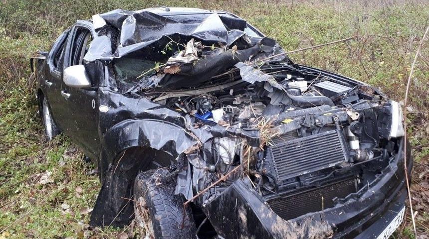 Bariyerlere &Ccedil;arpan Pikap Takla Attı: 1&rsquo;i Ağır 2 Yaralı