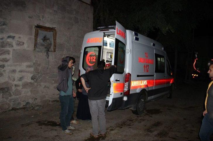 Elektrik Tellerinden Çıkan Yangın 5 Ev Ve Ahırı Kül Etti G1