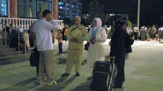 İlk Hac Kafilesi Dualarla Uğurlandı